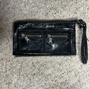 Pre-owned Vera Wang wristlet